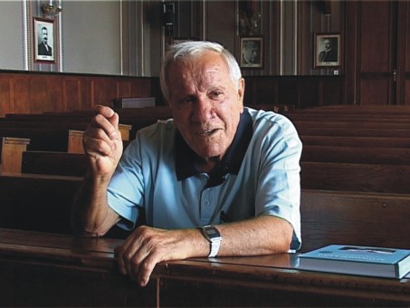 Ion Topolog Popescu la birou